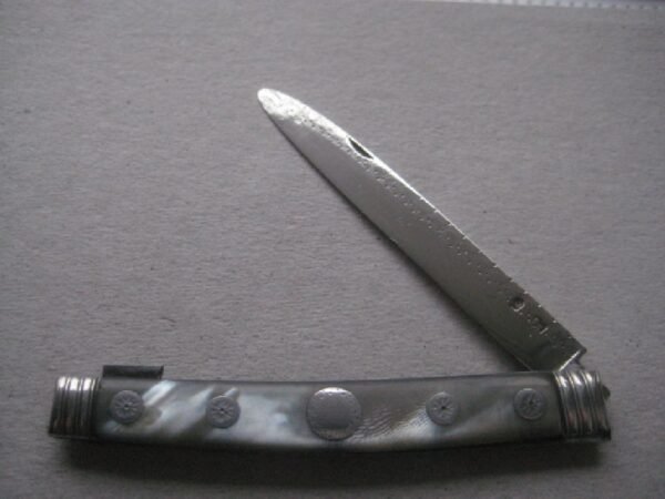 Rare George III Mother of Pearl Hafted Incuse Duty Marked Silver Bladed Folding Fruit Knife SK181