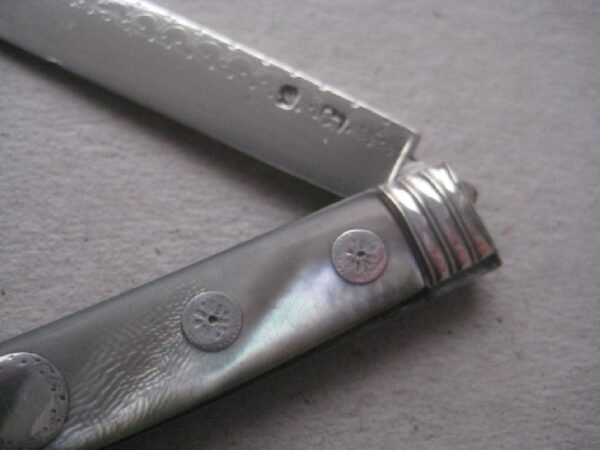 Rare George III Mother of Pearl Hafted Incuse Duty Marked Silver Bladed Folding Fruit Knife SK181 - Image 4