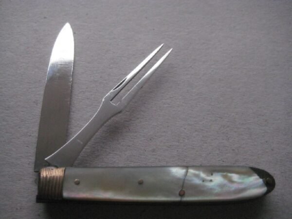 Rare George III Gold Mounted Mother of Pearl Hafted Slotting Silver Bladed Folding Fruit Knife & Fork SK22 - Image 2