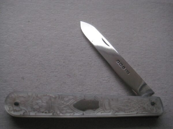 Rare George V Mother of Pearl Hafted Silver Bladed Folding Fruit Knife SK124