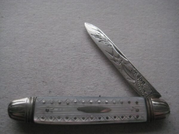 George V Mother of Pearl Hafted Silver Bladed Folding Fruit Knife SK119