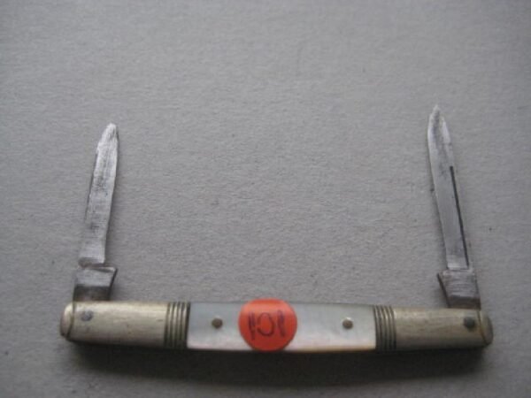 Victorian Mother of Pearl Hafted Twin Bladed Penknife SK101 BLETCH