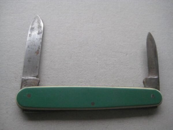 George V Green Bakerlite Plastic Hafted Twin Steel Bladed Penknife SK128 BLETCH - Image 2